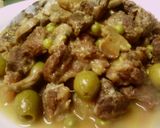Foto del paso 4 de la receta Morcillo de ternera con guisantes, champiñones y aceitunas