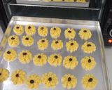 Foto langkah ke 4 dari resep Kue kering jadul rasa istimewa.