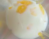 A picture of step 1 of Mango Shake.