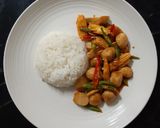 รูปขั้นตอนการทำที่ 2 ของ "ลูกชิ้นหมูผัดพริกเผา" Stir Fried Pork Balls with Chilli Paste