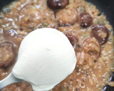 Foto del paso 4 de la receta: Vacío sellado en salsa de setas y yogurt