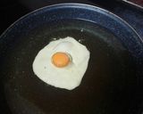 Foto del paso 1 de la receta: Huevos rotos