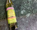 A picture of step 1 of Macaroni with Green Olives.