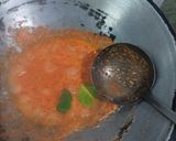 Foto langkah ke 2 dari resep Bakso Sosis Kuah Tomyum.