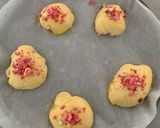 Une image de l'étape 2 de Briochette Butchy aux pralines roses.