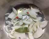 Foto del passaggio 2 della ricetta Durelli di pollo con cipolle