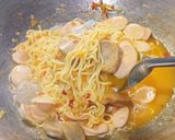 Foto langkah ke 4 dari resep Seblak Mie Simpel ala Rumahan.