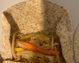 Foto del paso 3 de la receta: Rollos primavera con tortilla