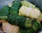 Foto langkah ke 6 dari resep Sawi Putih Gulung Isi Ayam.