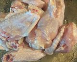 Hình bước làm 1 của món Cánh gà chiên nước mắm