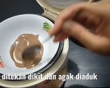 Foto langkah ke 3 dari resep Oreo Lava Cake Cuma 2 Bahan Masak di Rice Cooker no egg no oven.
