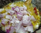 গোটা রসুন দিয়ে চিকেনের ঝোল (gota rasun diye chickener jhol recipe in Bengali) রেসিপির ধাপ 5 ছবি