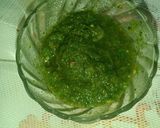हरे धनिये की चटनी (hare dhaniye ki chutney recipe in Hindi) रेसिपी चरण 3 फोटो