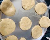 A picture of step 3 of Khasta Besan Kachori.