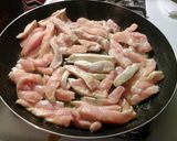 A picture of step 2 of Lemon Pepper Chicken And Rice.