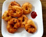 A picture of step 5 of Urad dal vadas.