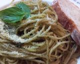 A picture of step 3 of Simple Spaghetti Genovese.