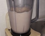 A picture of step 2 of चीकू शेक (chikoo shake recipe in Hindi).