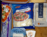 Foto del paso 1 de la receta: Pizza 4 quesos