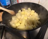 Une image de l'étape 6 de Panais sautés au miel et oignon de roscoff.