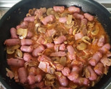 Foto del paso 6 de la receta: Saltenada de salchichas frescas con bacon y champiñón