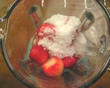 A picture of step 8 of Spring-Colored Strawberry Mousse Cake.