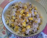 A picture of step 5 of Delicious and Nutritious Corn and Mixed Grain Rice.