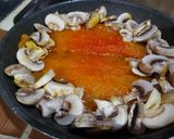 Foto del paso 1 de la receta: Filete de Pescado con Champiñones en salsa de Ciruelas