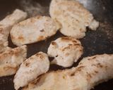 Foto del paso 2 de la receta: Pollo a la plancha con ensalada fresca