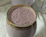 A picture of step 3 of Banana oatmeal smoothie.
