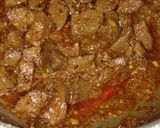 A picture of step 2 of Bun kaleji.
