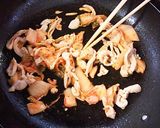 A picture of step 3 of Chicken Skin and Mizuna Kimchi Stir-fry.