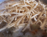 Foto del paso 3 de la receta: Sopa de pollo con verduras y pasta alemana