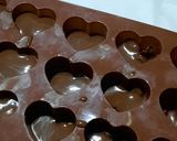 Foto del paso 8 de la receta: Bombones de chocolate (hechos con la nieta)