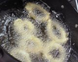 A picture of step 7 of Fried Calamari Rings.