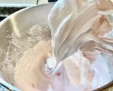 Foto del paso 4 de la receta: Merengues rosas rellenos de almendra