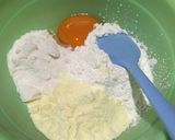 Foto langkah ke 1 dari resep Tama go Boro たまご ぼろ (Egg Biscuit).