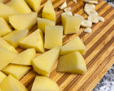 Foto del paso 1 de la receta: Crema de calabacín y patata 🥒🥔