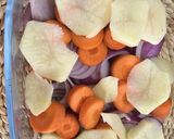 صورة لخطوة 1 من وصفة صينية دجاج بالخضار 🌶 🍅 🥕