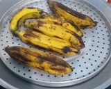 Foto langkah ke 2 dari resep Jajan pasar pisang kukus / pisang rebus.