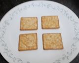 A picture of step 1 of Cream Cracker Snack.