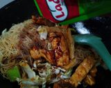 Foto langkah ke 4 dari resep Bihun Goreng.