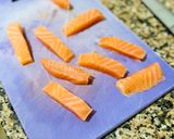 Foto del paso 1 de la receta: Tartar de salmón 🍣 🥑 🍅