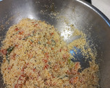 A picture of step 5 of Rava upma.
