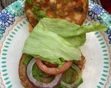 વેજ આલુ ટીક્કી બર્ગર (Veg Aloo Tikki Burger Recipe In Gujarati) રેસીપી સ્ટેપ3ફોટો