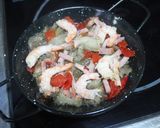 Foto del paso 12 de la receta Sartenes de berenjena con gambas y huevos poché