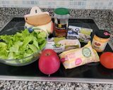 Foto del paso 1 de la receta: Ensalada de verano, con verduras, conservas de pescado y fruta