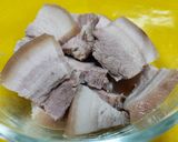 รูปขั้นตอนการทำที่ 2 ของ หมูสามชั้นต้มเบียร์และเต้าเจี้ยว
