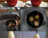 A picture of step 1 of AMIEs CIOKOPERE (chocopears).