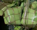 Foto langkah ke 2 dari resep Ketupat Lembut (Hemat Gas).